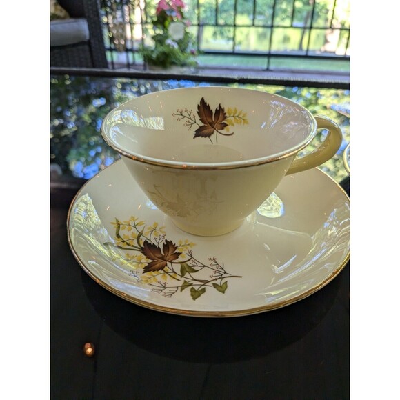 Taylor Smith & T Leaf O'Gold Vtg Footed Cup & Saucer set of 2 Yellow MapleLeaf - Picture 2 of 15